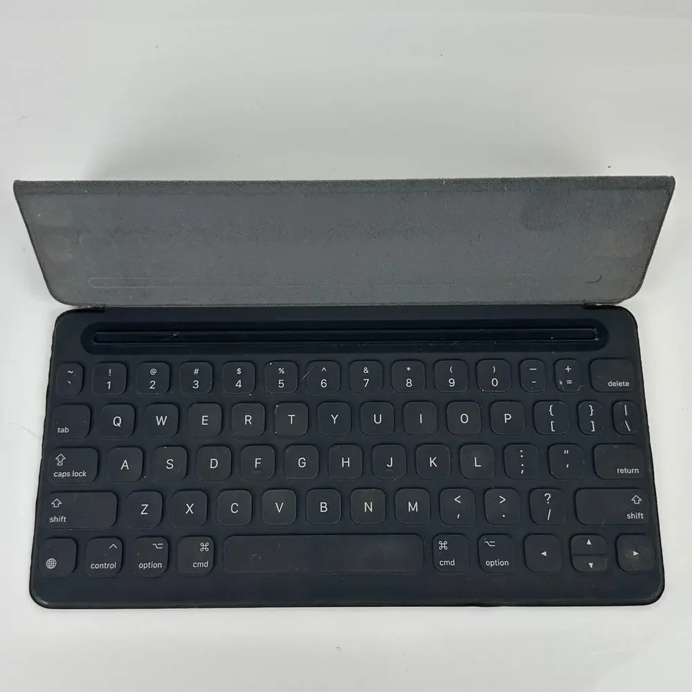 Apple Smart Keyboard Model A1829 Black Folio/Case for Apple iPad 7/8/9